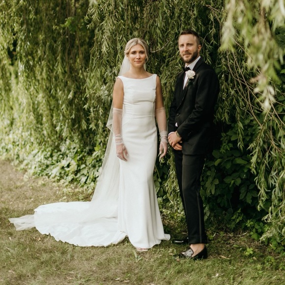 Pronovias Atami Wedding Dress - Picture 5 of 11